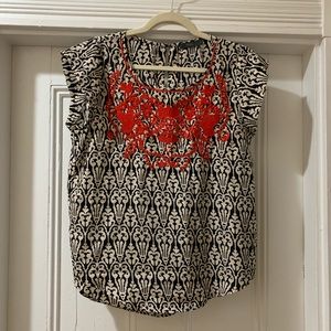 THML L short sleeve blouse w red embroidered yoke